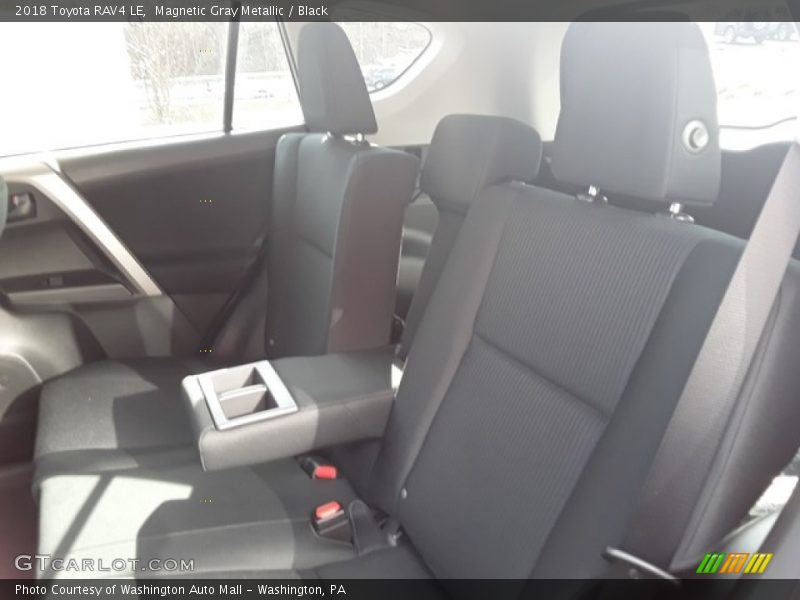 Magnetic Gray Metallic / Black 2018 Toyota RAV4 LE