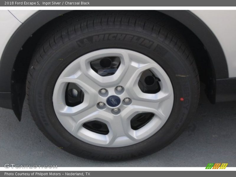 Ingot Silver / Charcoal Black 2018 Ford Escape S