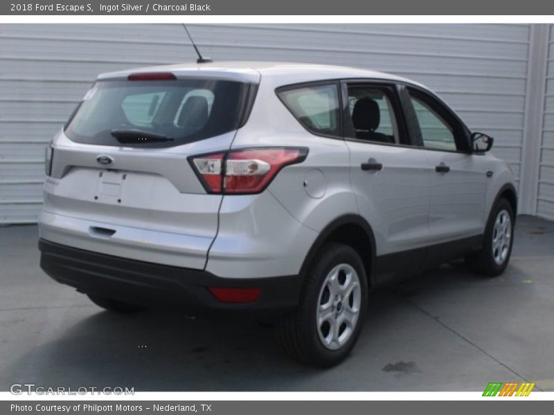 Ingot Silver / Charcoal Black 2018 Ford Escape S