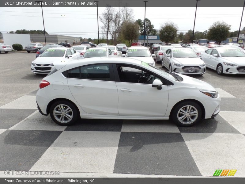 Summit White / Jet Black 2017 Chevrolet Cruze LT