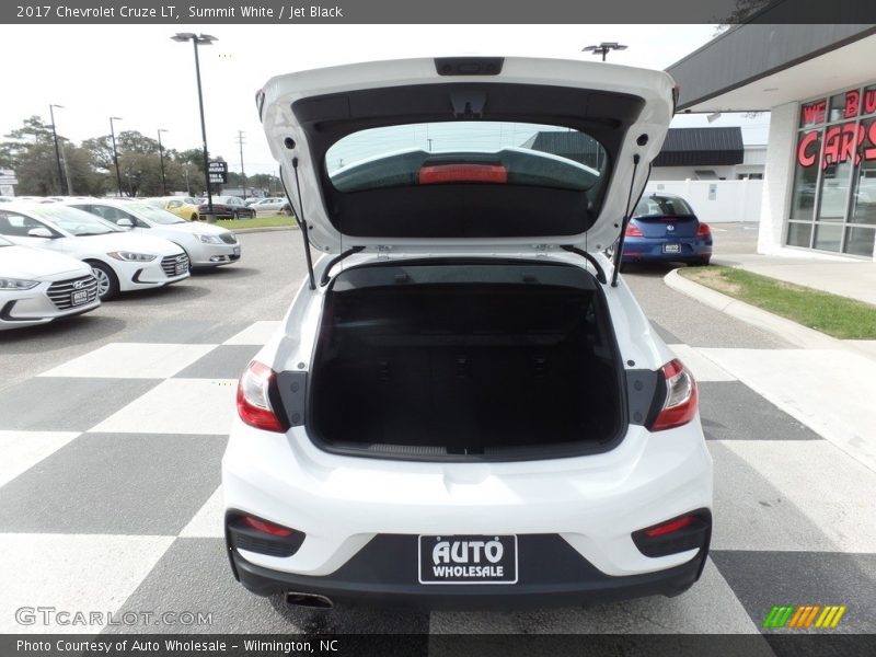 Summit White / Jet Black 2017 Chevrolet Cruze LT