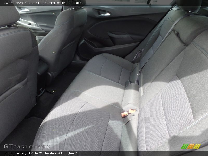 Summit White / Jet Black 2017 Chevrolet Cruze LT