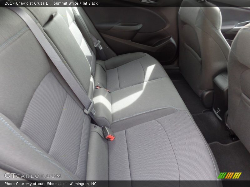 Summit White / Jet Black 2017 Chevrolet Cruze LT
