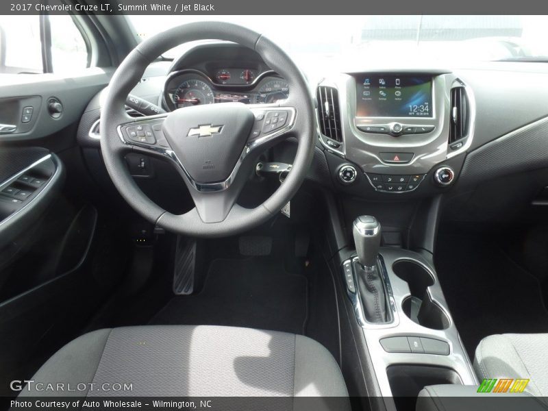Summit White / Jet Black 2017 Chevrolet Cruze LT