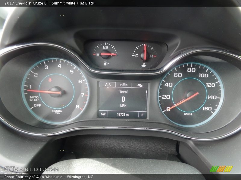 Summit White / Jet Black 2017 Chevrolet Cruze LT