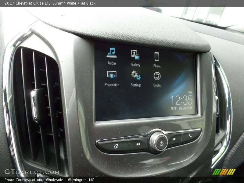 Summit White / Jet Black 2017 Chevrolet Cruze LT