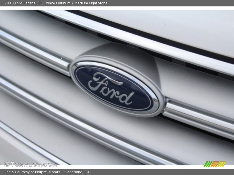 White Platinum / Medium Light Stone 2018 Ford Escape SEL
