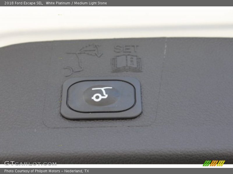 White Platinum / Medium Light Stone 2018 Ford Escape SEL