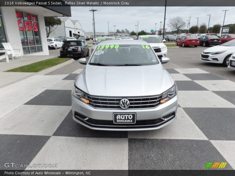 Reflex Silver Metallic / Moonrock Gray 2016 Volkswagen Passat S Sedan