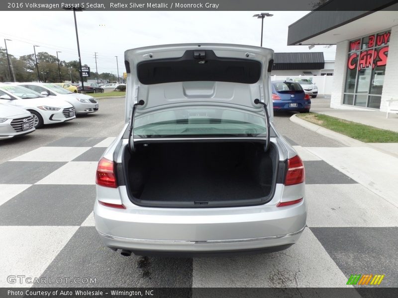 Reflex Silver Metallic / Moonrock Gray 2016 Volkswagen Passat S Sedan