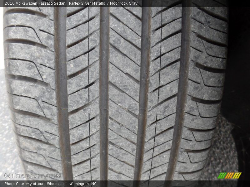 Reflex Silver Metallic / Moonrock Gray 2016 Volkswagen Passat S Sedan