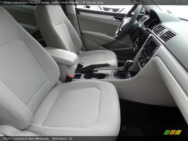 Reflex Silver Metallic / Moonrock Gray 2016 Volkswagen Passat S Sedan