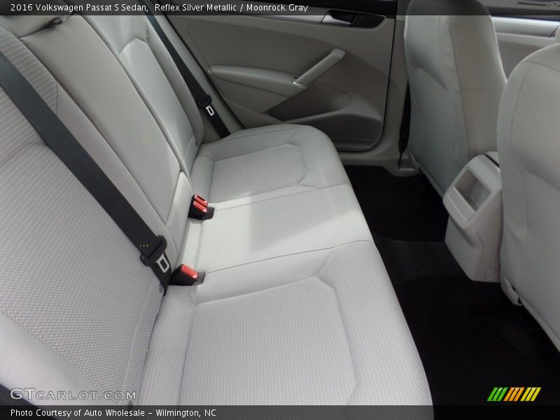 Reflex Silver Metallic / Moonrock Gray 2016 Volkswagen Passat S Sedan