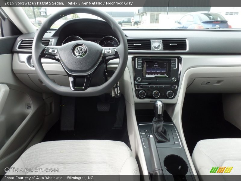 Reflex Silver Metallic / Moonrock Gray 2016 Volkswagen Passat S Sedan