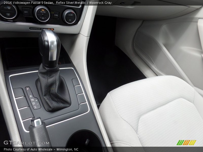 Reflex Silver Metallic / Moonrock Gray 2016 Volkswagen Passat S Sedan