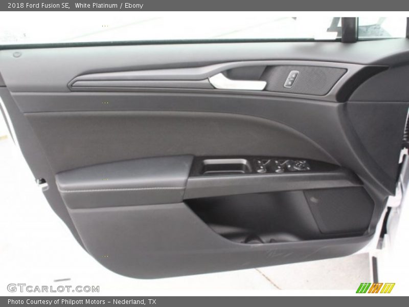 White Platinum / Ebony 2018 Ford Fusion SE