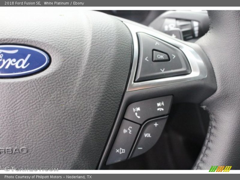 White Platinum / Ebony 2018 Ford Fusion SE