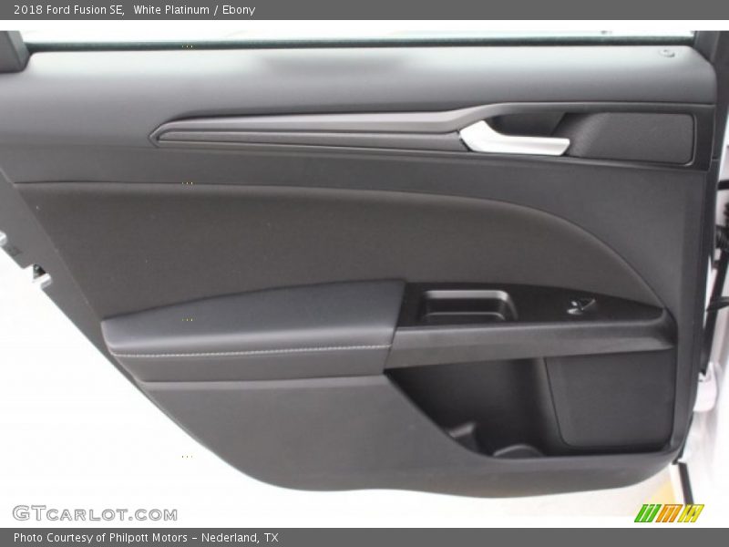 White Platinum / Ebony 2018 Ford Fusion SE