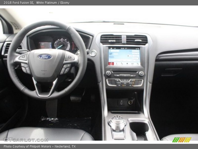 White Platinum / Ebony 2018 Ford Fusion SE