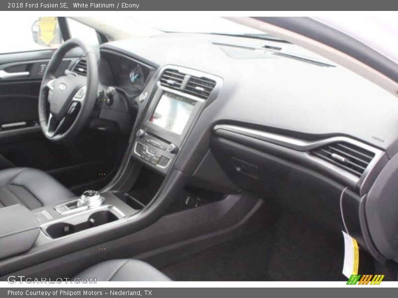 White Platinum / Ebony 2018 Ford Fusion SE