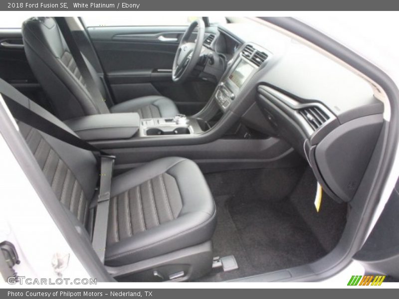 White Platinum / Ebony 2018 Ford Fusion SE