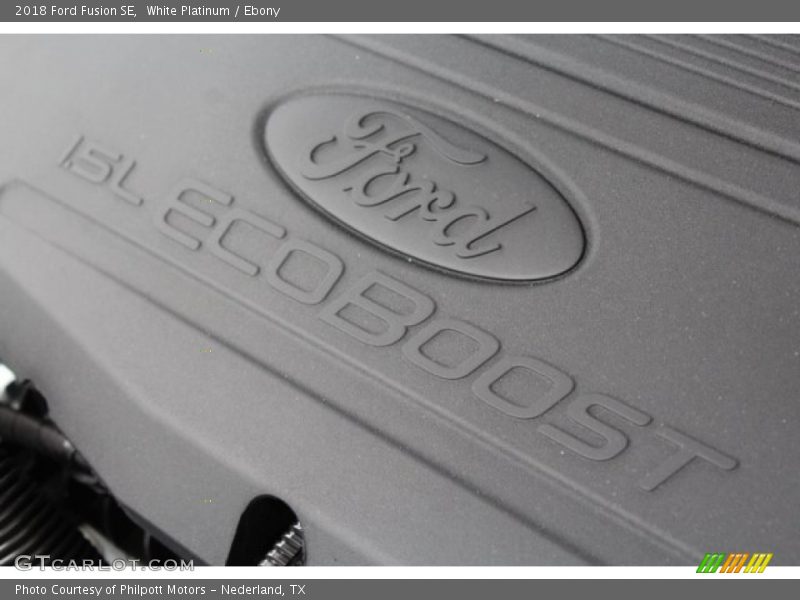 White Platinum / Ebony 2018 Ford Fusion SE