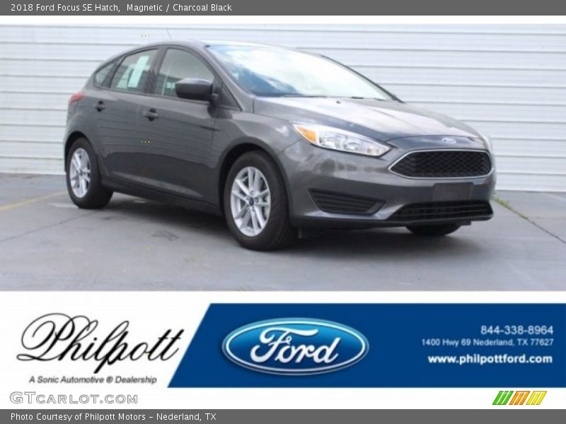 Magnetic / Charcoal Black 2018 Ford Focus SE Hatch