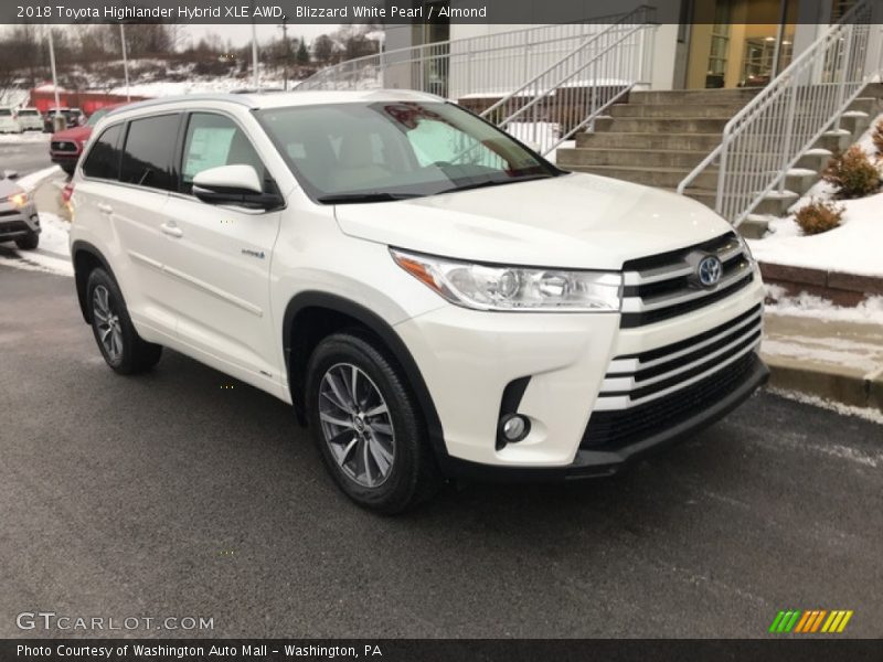 Blizzard White Pearl / Almond 2018 Toyota Highlander Hybrid XLE AWD