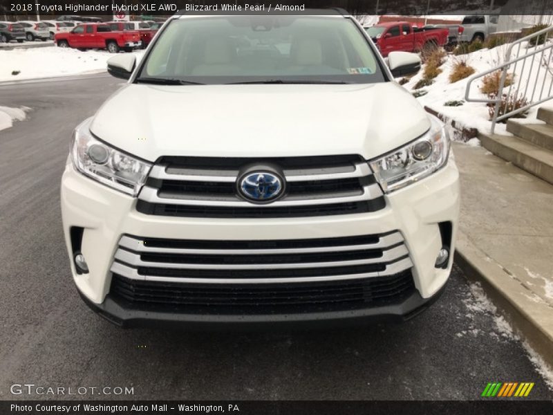 Blizzard White Pearl / Almond 2018 Toyota Highlander Hybrid XLE AWD