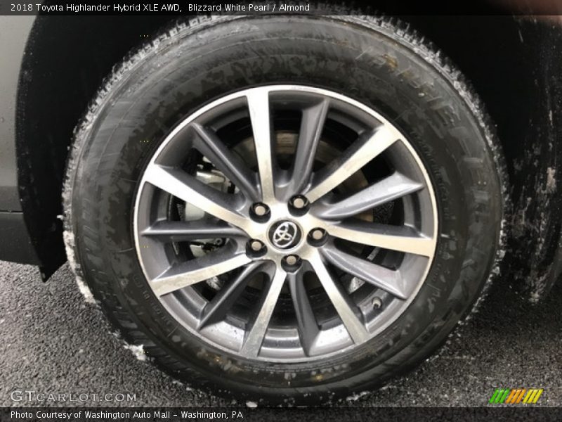 Blizzard White Pearl / Almond 2018 Toyota Highlander Hybrid XLE AWD