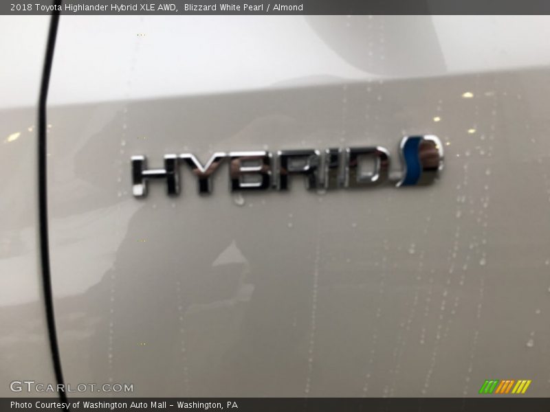 Blizzard White Pearl / Almond 2018 Toyota Highlander Hybrid XLE AWD