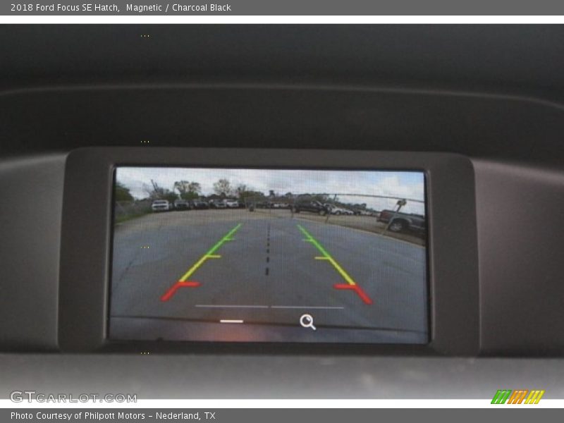 Magnetic / Charcoal Black 2018 Ford Focus SE Hatch