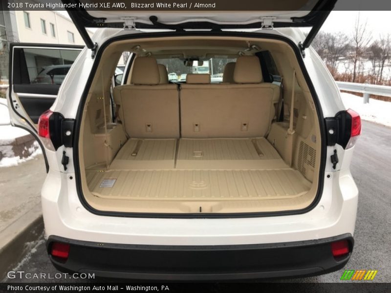  2018 Highlander Hybrid XLE AWD Trunk