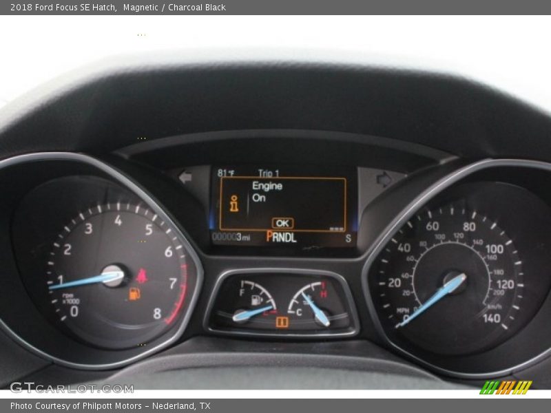 Magnetic / Charcoal Black 2018 Ford Focus SE Hatch