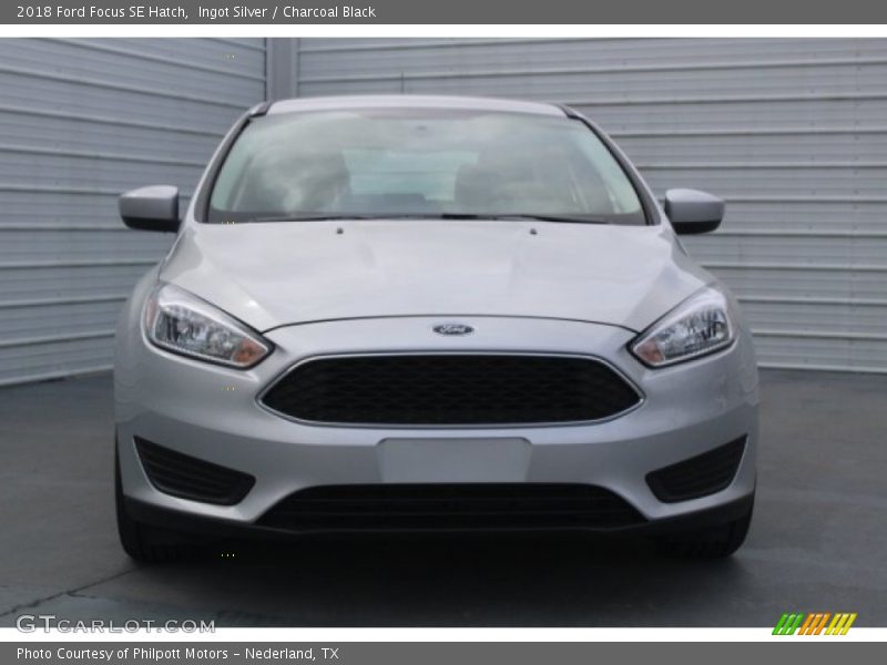 Ingot Silver / Charcoal Black 2018 Ford Focus SE Hatch