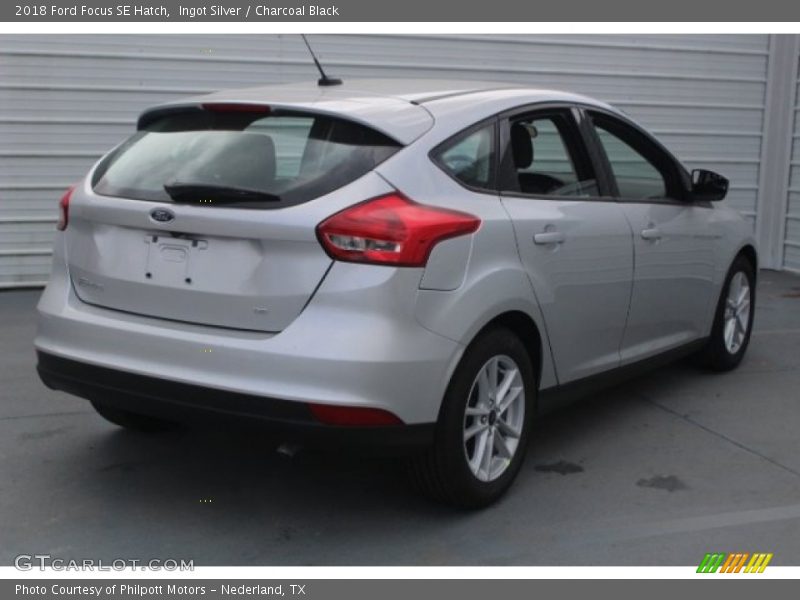 Ingot Silver / Charcoal Black 2018 Ford Focus SE Hatch