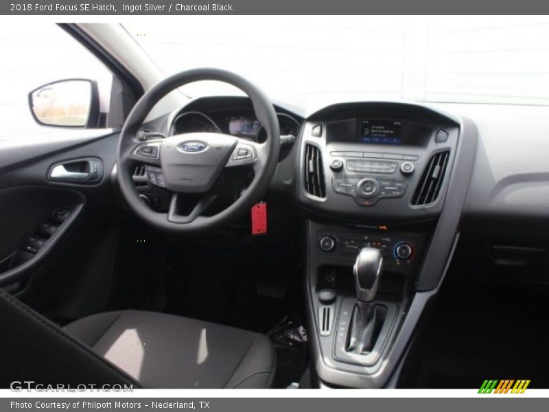 Ingot Silver / Charcoal Black 2018 Ford Focus SE Hatch