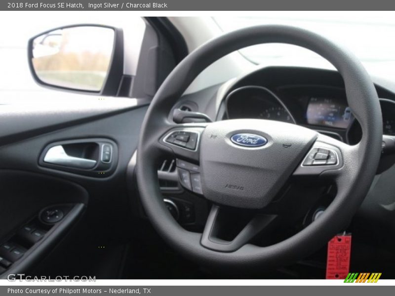 Ingot Silver / Charcoal Black 2018 Ford Focus SE Hatch