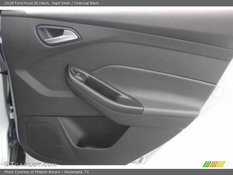 Ingot Silver / Charcoal Black 2018 Ford Focus SE Hatch