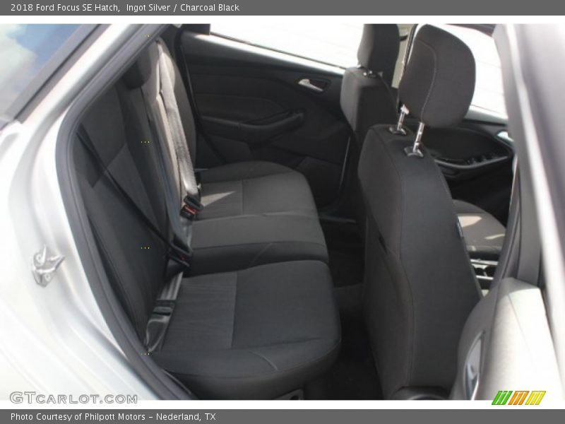 Ingot Silver / Charcoal Black 2018 Ford Focus SE Hatch