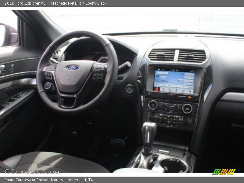 Magnetic Metallic / Ebony Black 2018 Ford Explorer XLT