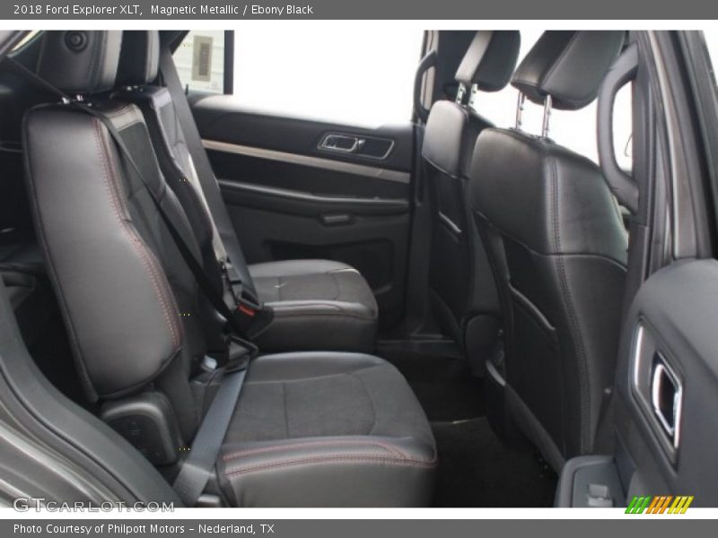 Magnetic Metallic / Ebony Black 2018 Ford Explorer XLT