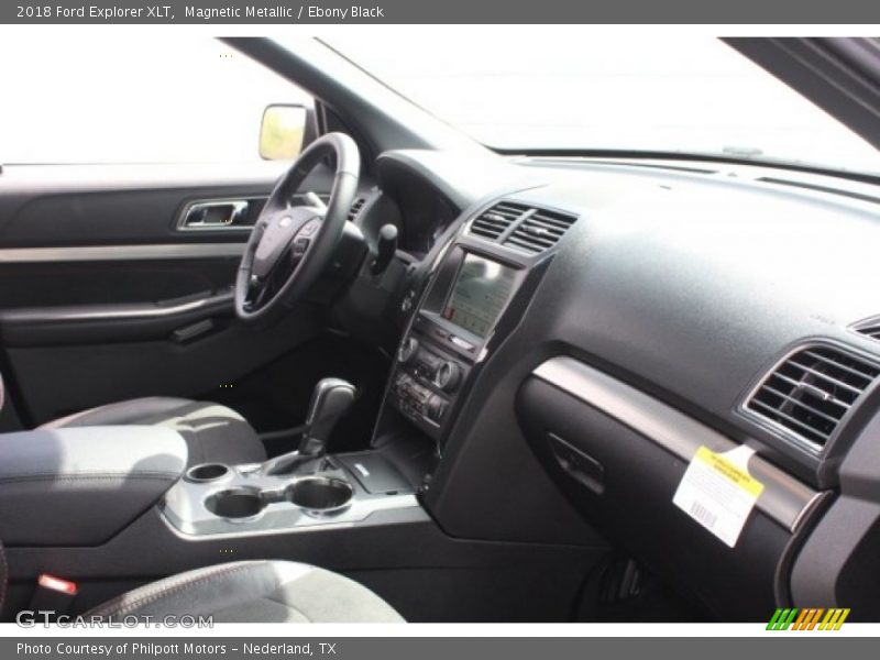 Magnetic Metallic / Ebony Black 2018 Ford Explorer XLT