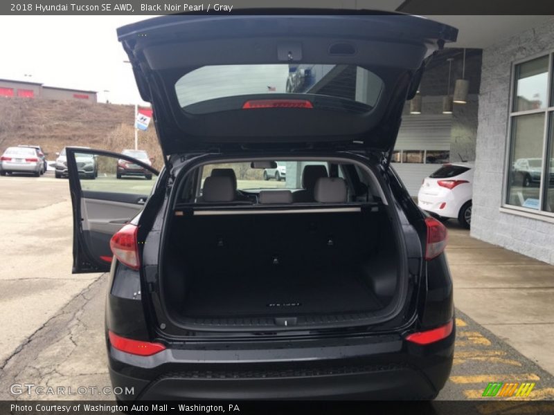Black Noir Pearl / Gray 2018 Hyundai Tucson SE AWD