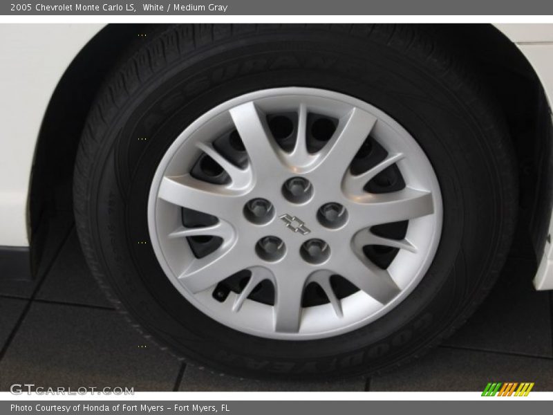 White / Medium Gray 2005 Chevrolet Monte Carlo LS