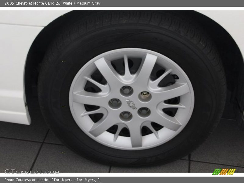 White / Medium Gray 2005 Chevrolet Monte Carlo LS