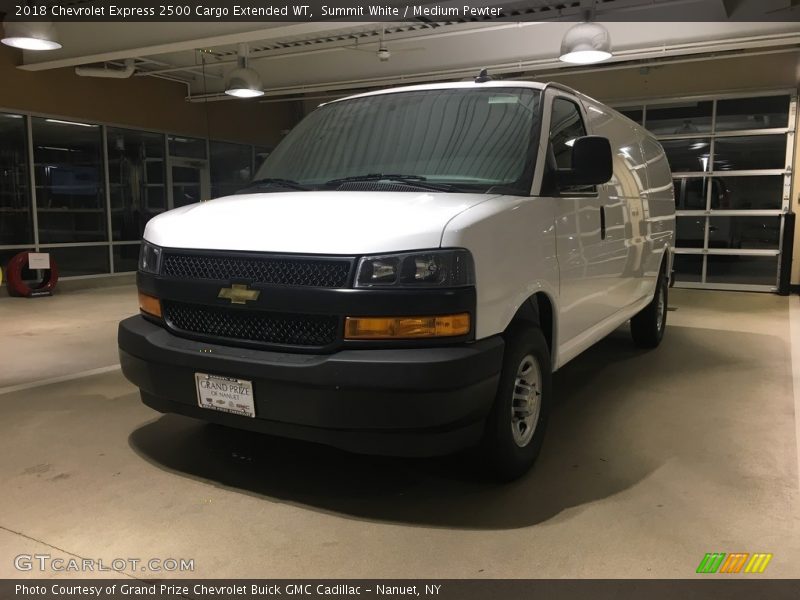 Summit White / Medium Pewter 2018 Chevrolet Express 2500 Cargo Extended WT