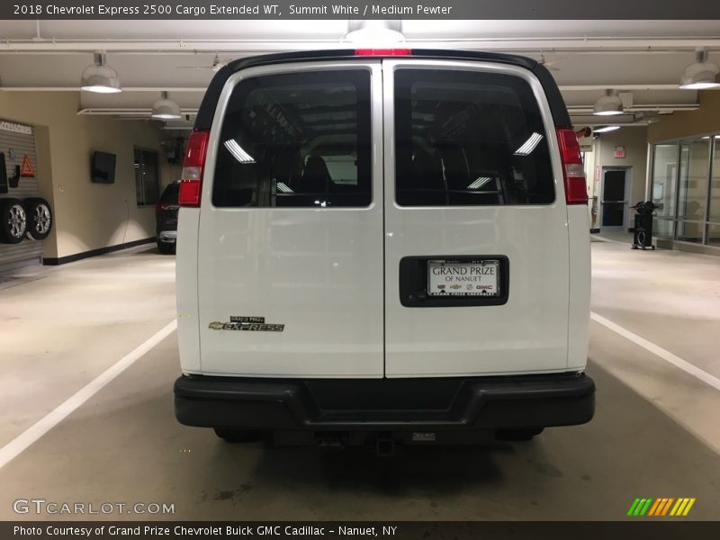 Summit White / Medium Pewter 2018 Chevrolet Express 2500 Cargo Extended WT