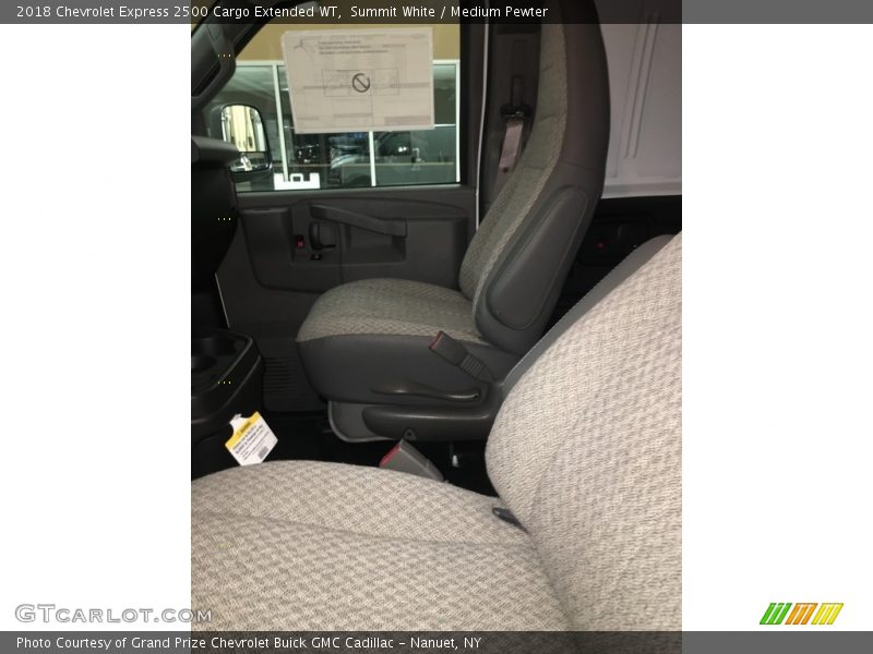 Summit White / Medium Pewter 2018 Chevrolet Express 2500 Cargo Extended WT