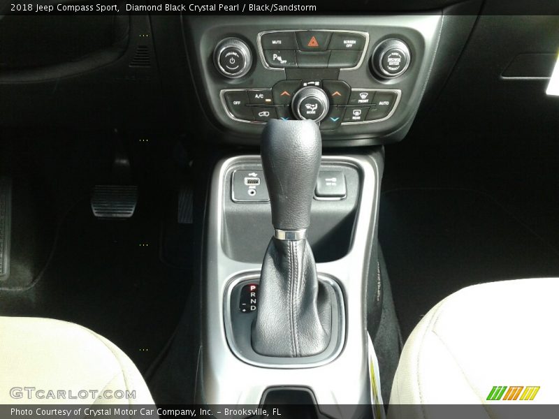 Diamond Black Crystal Pearl / Black/Sandstorm 2018 Jeep Compass Sport